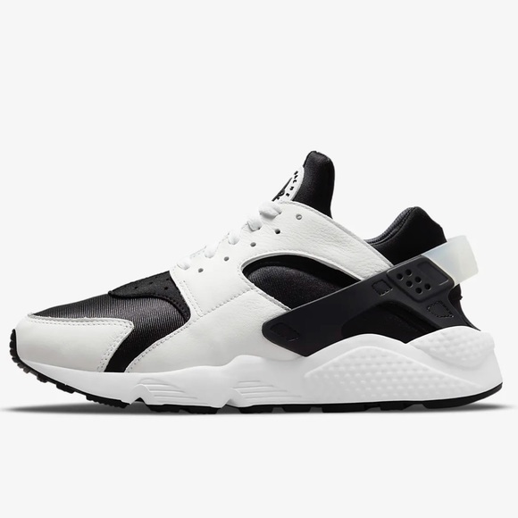 NIKE💥NIKE AIR HUARACHE BLACK AND WHITE💥 - Picture 3 of 10